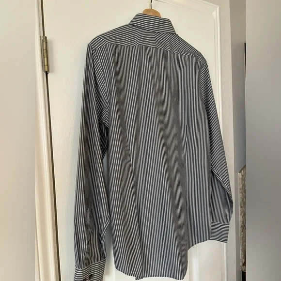 Express Non Iron Fitted Button Down - excellent condition - size M - Picture 7 of 8